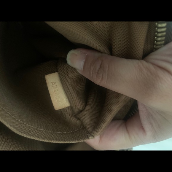 Louis Vuitton Tivoli pm - Picture 10 of 11